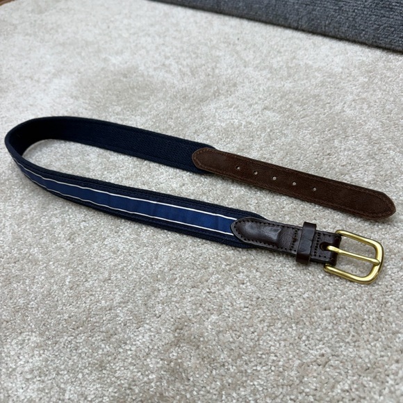 Vineyard Vines blue white stripe golf belt men's size 30 (1.25" wide) - Picture 3 of 11